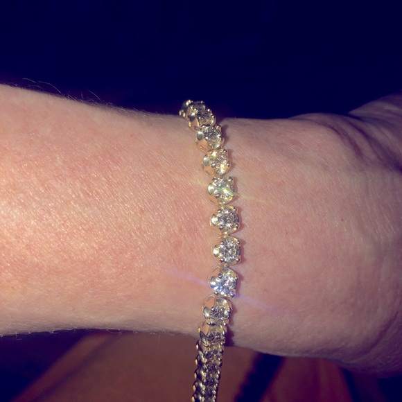 7.01ctw 14kt Yellow Gold,  Italian made Tennis Bracelet 7.5”, NWT & appraisal - Picture 2 of 7